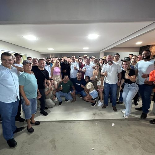 *Em sua casa, em São Miguel, Vicentinho Júnior é aclamado por lideranças do Bico como pré-candidato ao governo do Tocantins