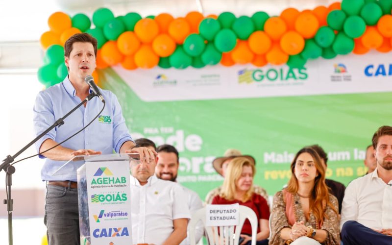“É uma virada de chave na vida das pessoas”, diz Daniel Vilela ao entregar 324 moradias em Valparaíso de Goiás