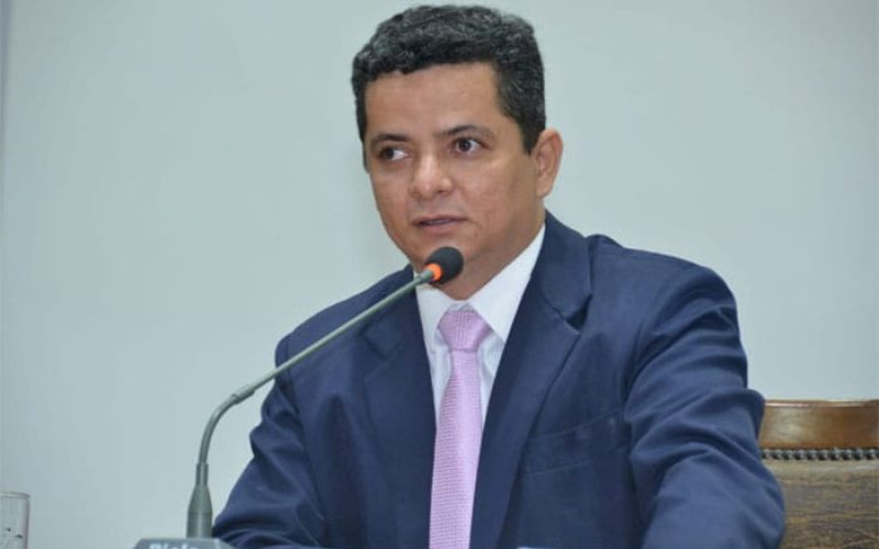 Deputado denuncia demissões no HRA por perseguição política