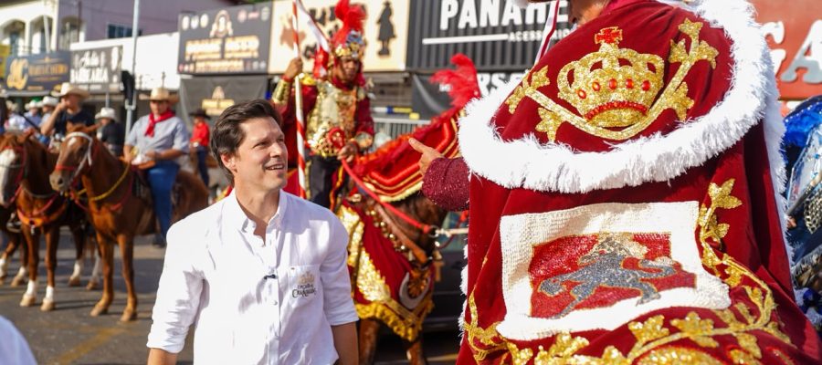 Daniel Vilela destaca apoio do Estado às tradições na abertura das Cavalhadas de Jaraguá