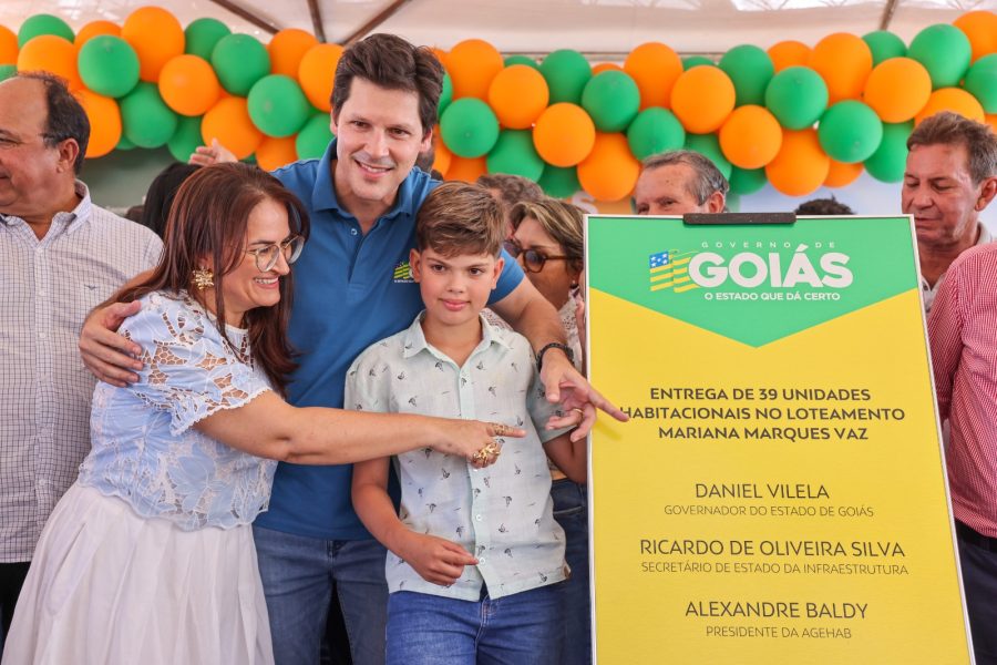 Daniel Vilela amplia política habitacional com entrega de 651 moradias em maio