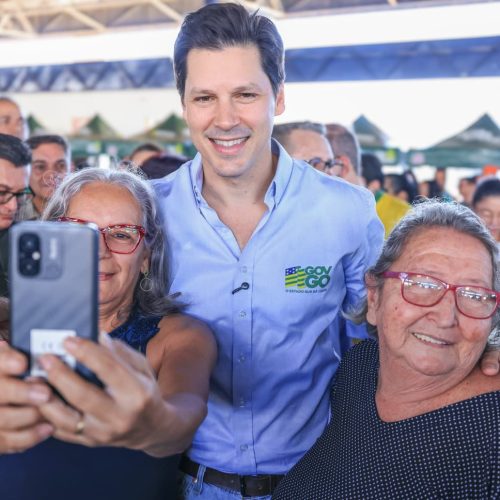 Daniel Vilela reforça apoio ao pequeno produtor durante o Agro é Social, em Uruaçu
