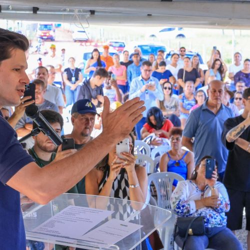 Daniel Vilela entrega as chaves de 75 casas a famílias em Três Ranchos e Ouvidor