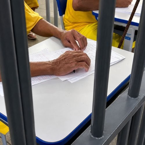 Mais de 7,7 mil detentos fazem inscrição para obter certificação escolar em Goiás