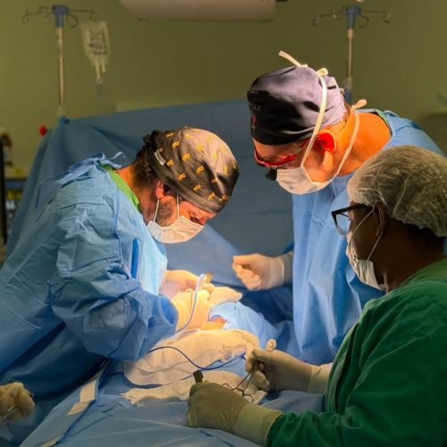Gêmeas siamesas passam por nova etapa de preparação para cirurgia de separação no Hecad