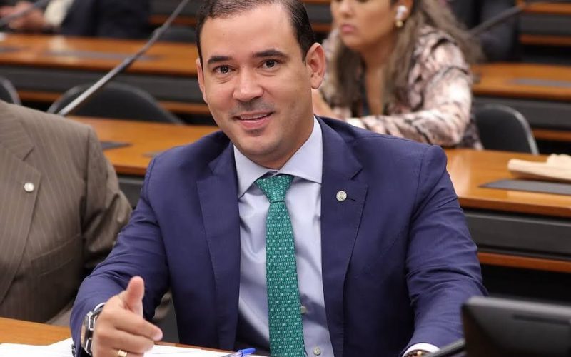 Vicentinho Júnior comemora conquista histórica com federalização da TO-050 e duplicação da BR-010