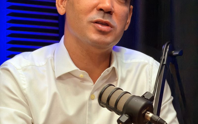Vicentinho Júnior encerra mês de abril com a liberação de mais de R$ 22 milhões em benefício  para vários municípios