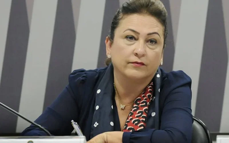 Grupo do PT aciona direção nacional contra filiação de Kátia Abreu
