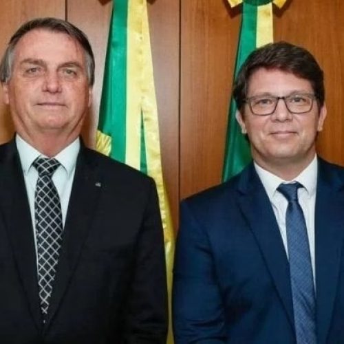 Mario Frias se manifesta sobre políticos que celebram Fernanda Torres