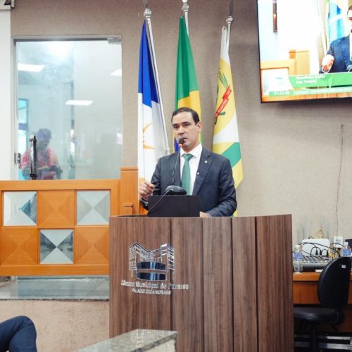 “Paraíso sempre terá meu trabalho”, afirma Vicentinho Júnior após homenagem na Câmara