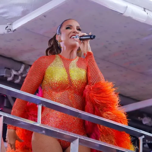 Estreia de Ivete Sangalo no Carnaval do Rio tem tributo a Preta Gil