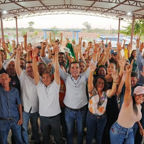 Vicentinho recebe apoio do prefeito de Peixe e seis vereadores