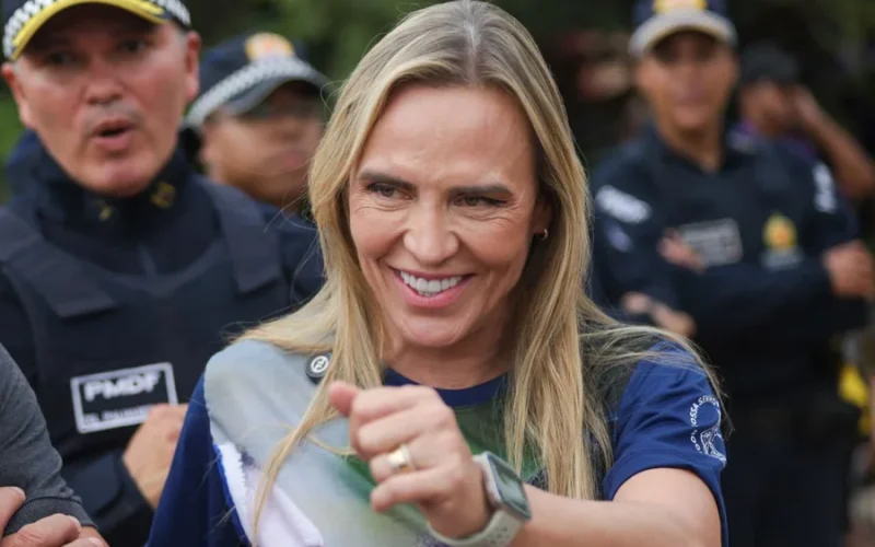 “Brasil é um país cristão”, diz Celina em Via-Sacra no Morro da Capelinha