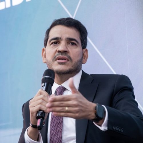 Governo Bolsonaro montou ‘uma engenharia criminosa’ para fraudar o INSS, diz ministro da AGU