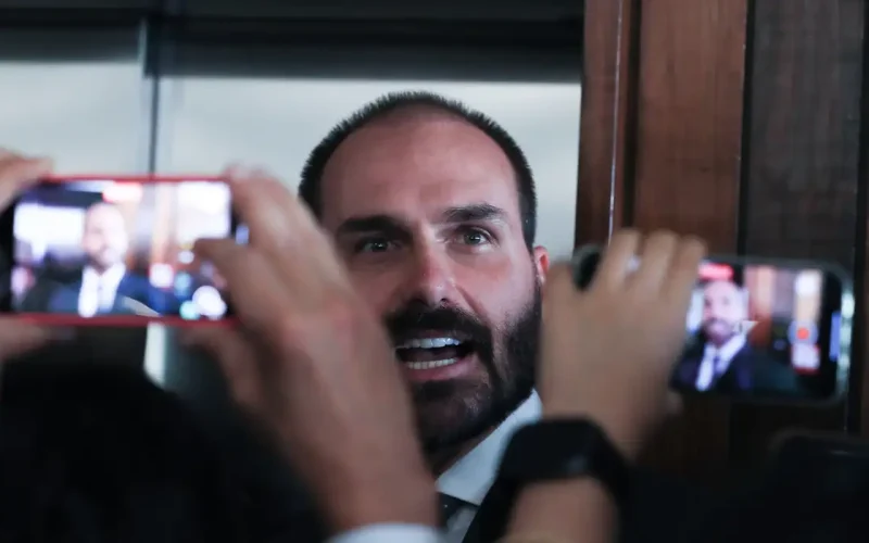 Eduardo Bolsonaro quer disputar 2026 para manter bolsonarismo
