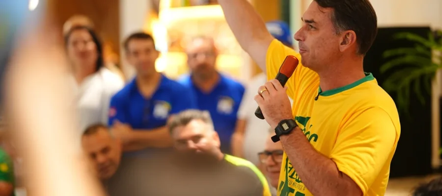 Flávio diz que STF “tem obrigação” de autorizar investigação contra Moraes