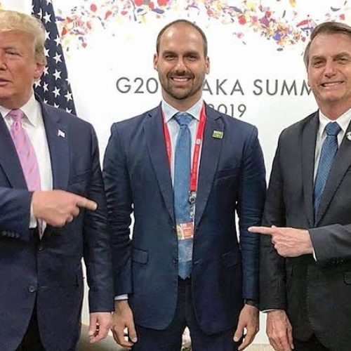 Eduardo Bolsonaro (foto/centro) faz apelo a Trump