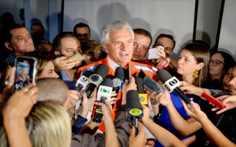 Lula taxa impostos e Caiado (foto) concede isenções de impostos