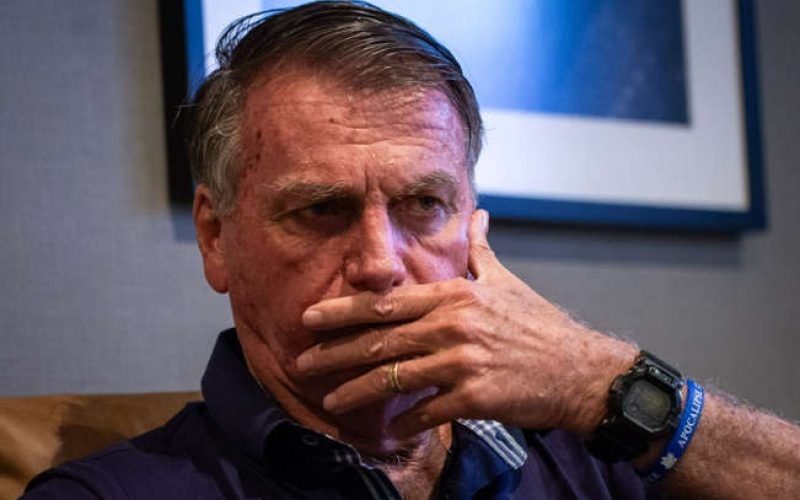 Bolsonaro (foto) é rejeitado como candidato em 2026 por quase 70%, diz pesquisa