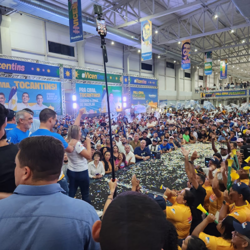 Multidão lota Centro de Convenções de Araguaína em ato com Vicentinho, Amélio e Alexandre Guimarães