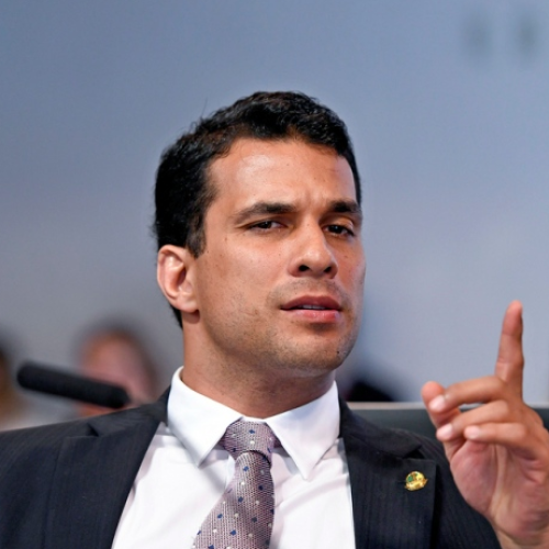 O senador Irajá Abreu desiste da reeleição