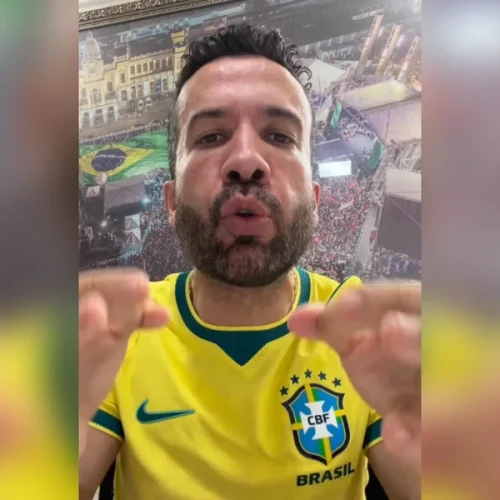 Janones chama Neymar de “vagabundo”, mas diz que torcerá por ele