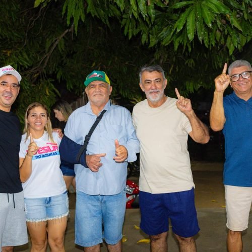 Prefeito Aquiles confirma apoio a Vicentinho e fortalece palanque no maior colégio eleitoral do Bico do Papagaio