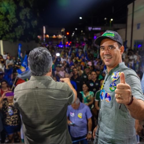 “Dito isso”: Paraíso abraça Vicentinho em grande reunião