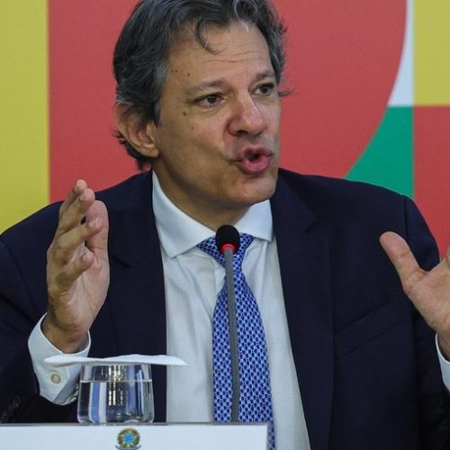 ‘Bolsonaro está por trás de fake news do Pix’, diz Haddad